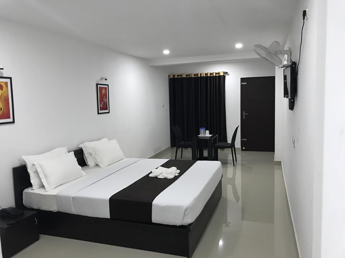 Highland Bristo Hotel Kalpetta Exterior photo