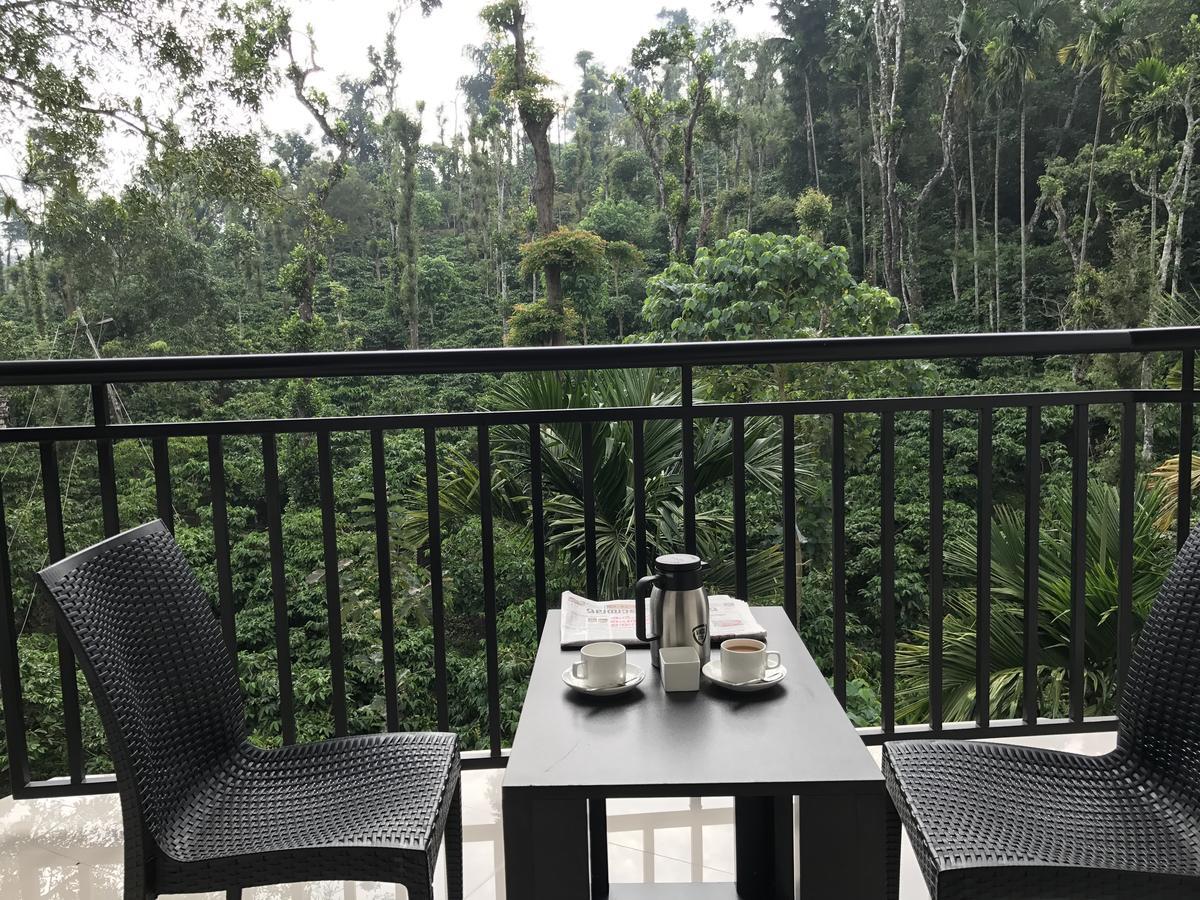Highland Bristo Hotel Kalpetta Exterior photo
